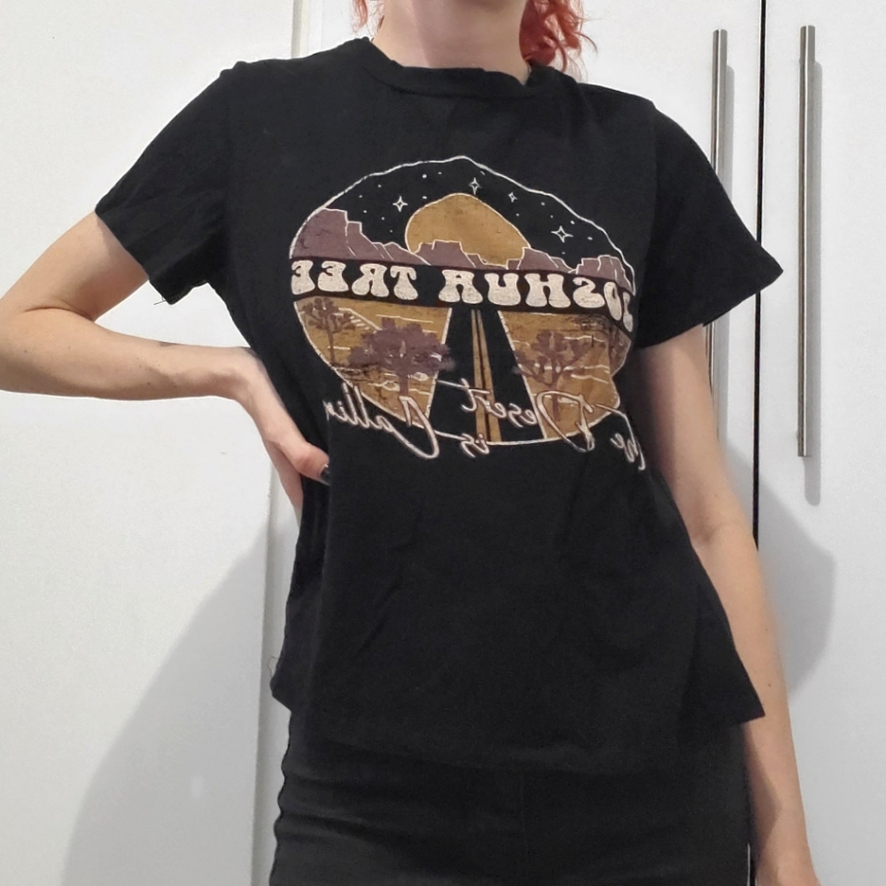 Black tshirt with print